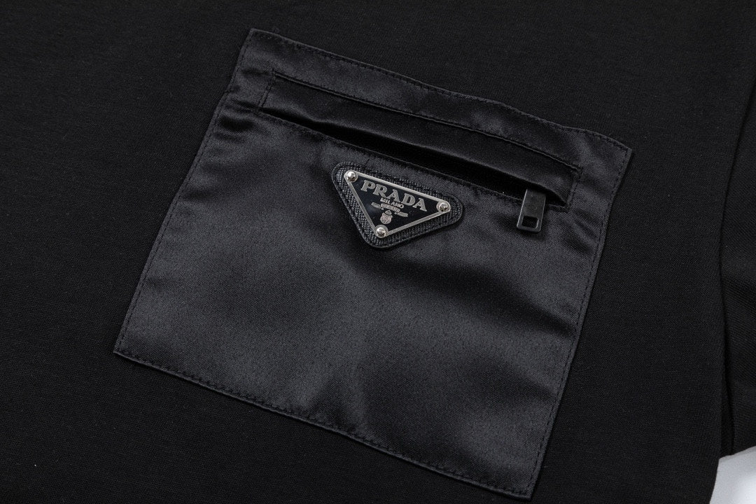 PRADA T-SHIRT